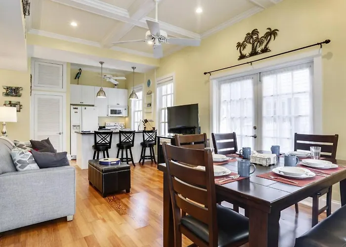 Lazy Gecko By Avantstay Walk To Duval St In Key West Month Long Stays Only